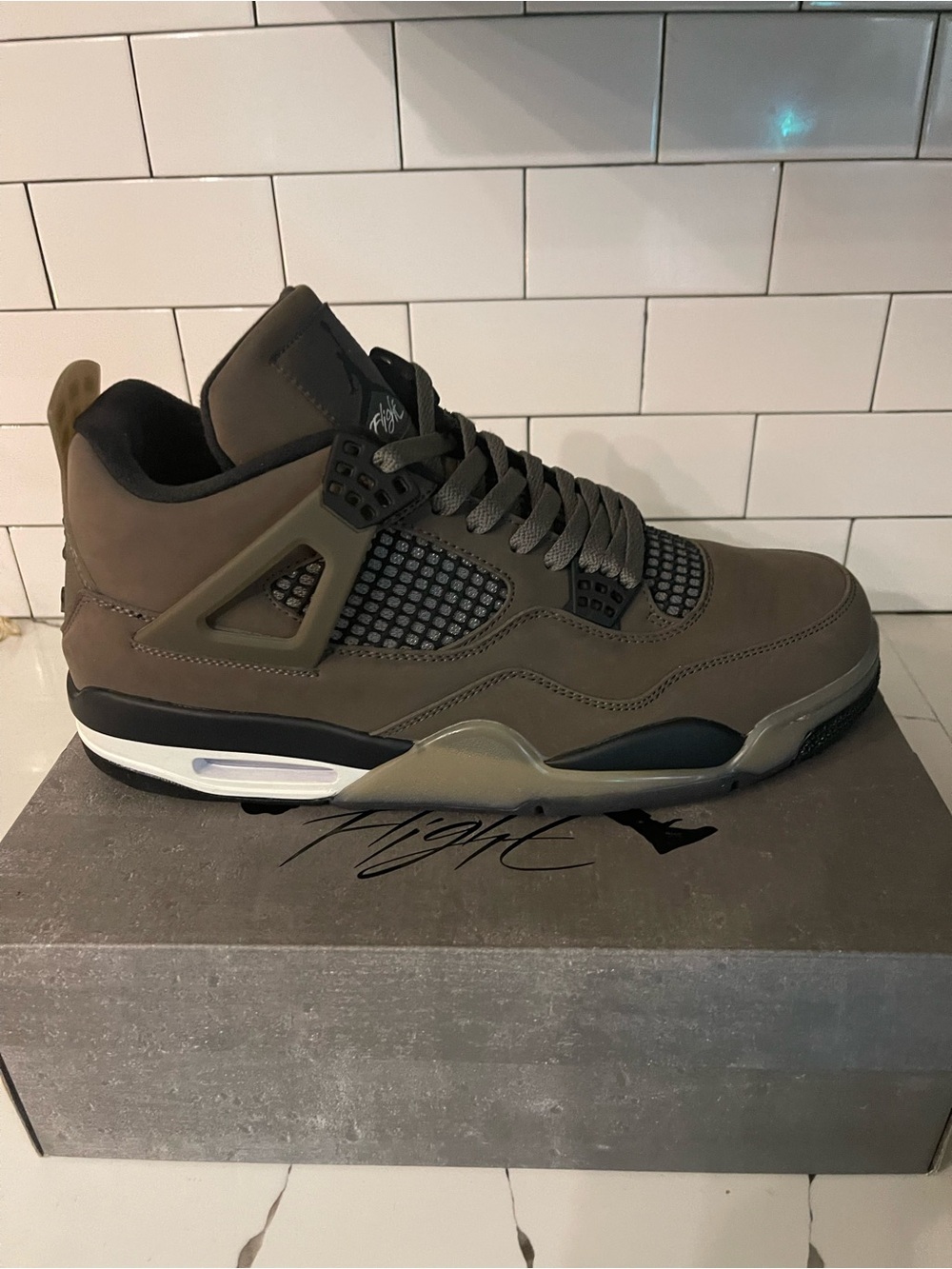 Men’s Retro 4 Cave Stone Size 14.